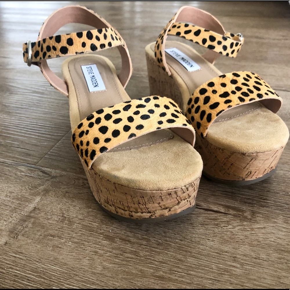 Steve Madden Size 6.5 Platform Sandals